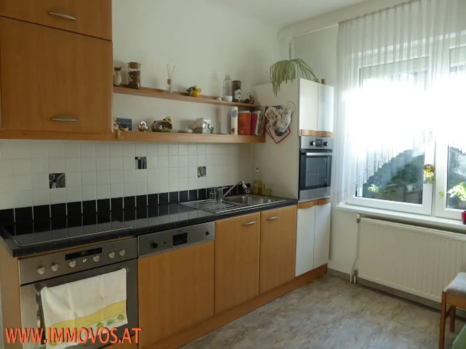 ***SEHR SCHÖNE BALKONWOHNUNG***