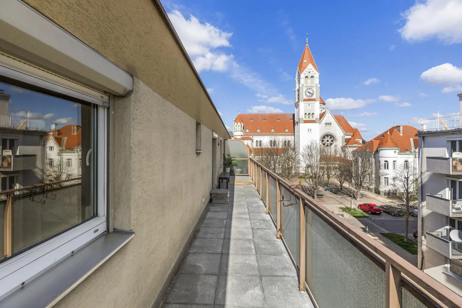 In Kürze frei. 3 Zimmer + Kabinett und 2 große Dachterrassen. Alles wie neu...!!!