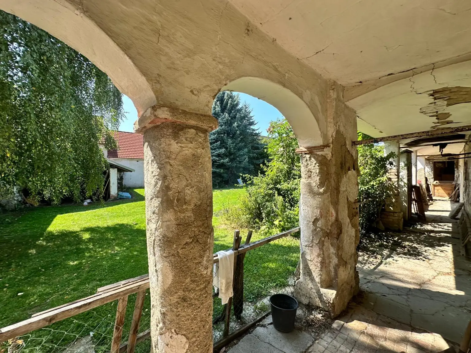 Sanierungsbedürftiger Bauernhof mit großem Grundstück, Stallungen und Stadl – ländlicher Charme mit viel Potential!