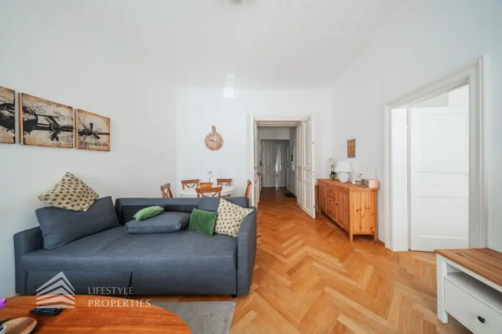 Charmante 2-Zimmer  Renovierte Altbauwohnung nähe Augarten