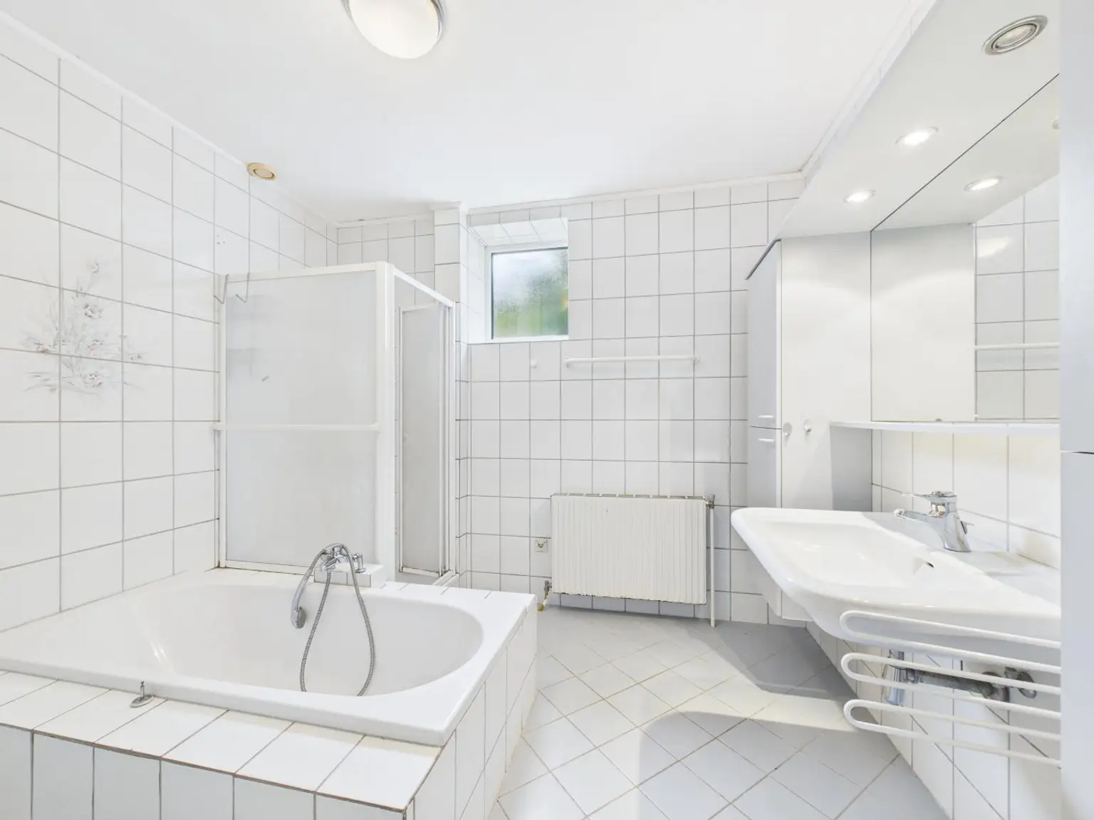 Großzügiges Wohnhaus oder Anlageobjekt