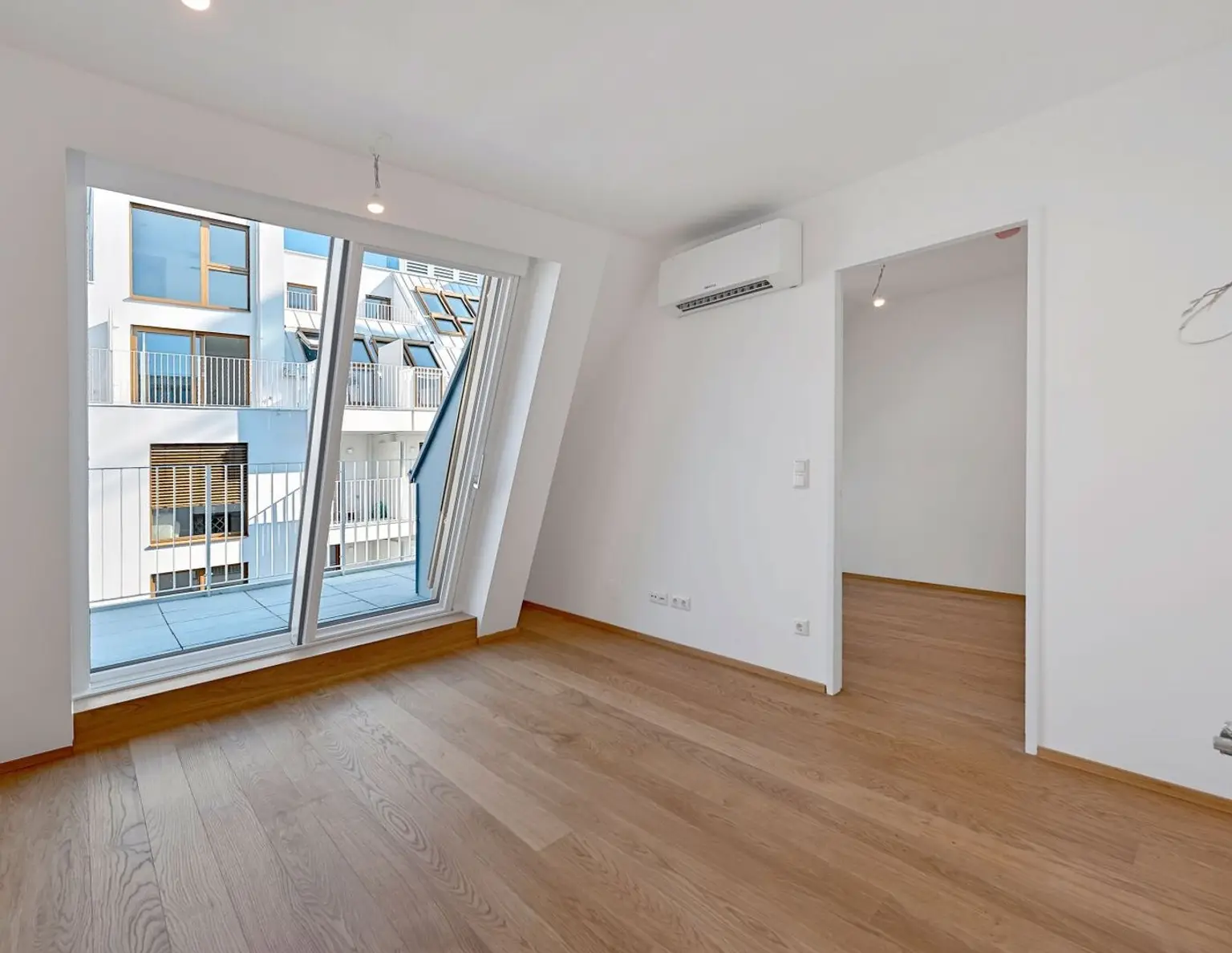 THE TEMPTATION - Vorsorgewohnung - Dachgeschosswohnung mit toller Raumaufteilung - 2 ZI - Großer Balkon