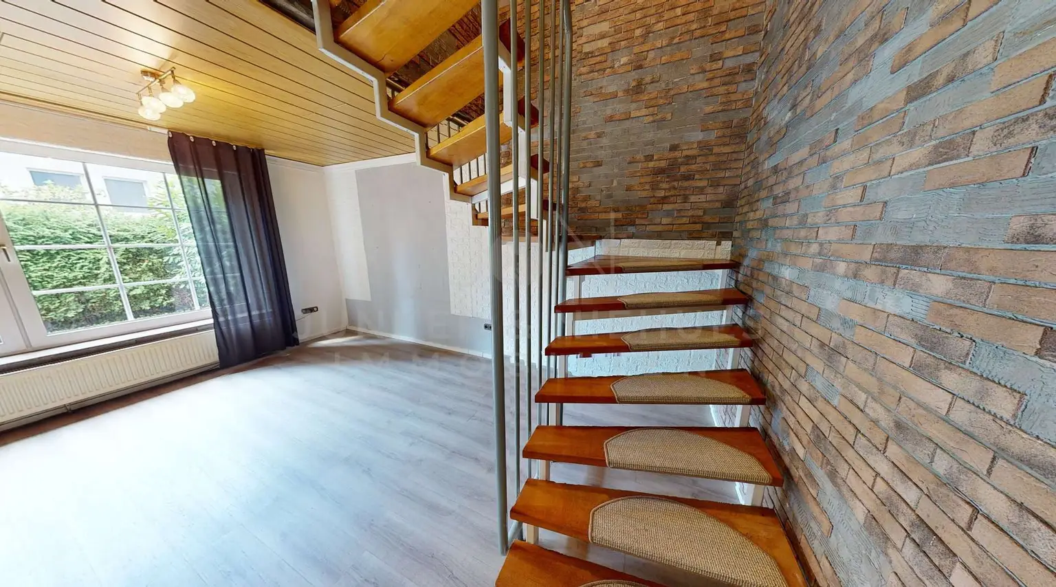 Treppe zum DG
