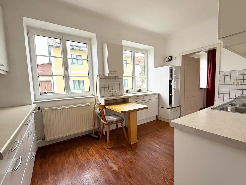 Bürgerliches Einfamilienhaus mit viel Platz, liebenswerten Garten und tollem Ausblick!