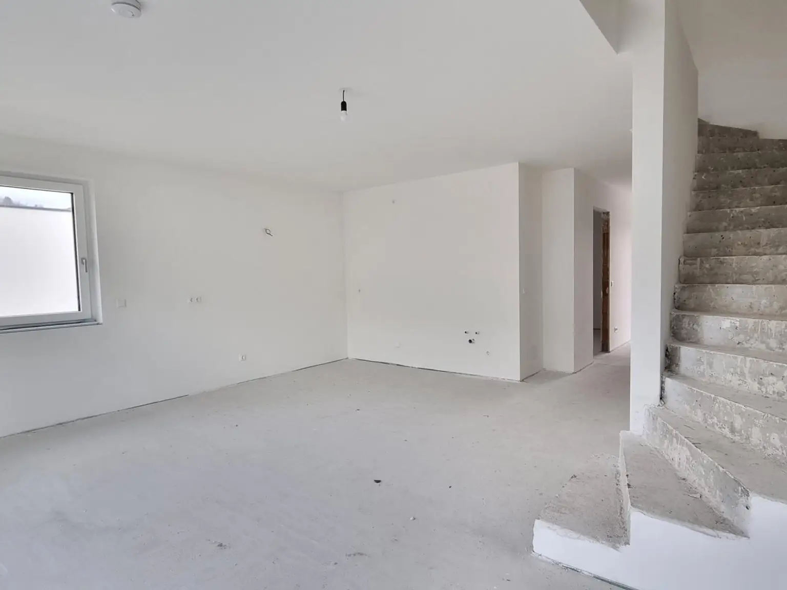 4-ZIMMER NEUBAUWOHNUNG IN SONNIGER RUHELAGE
