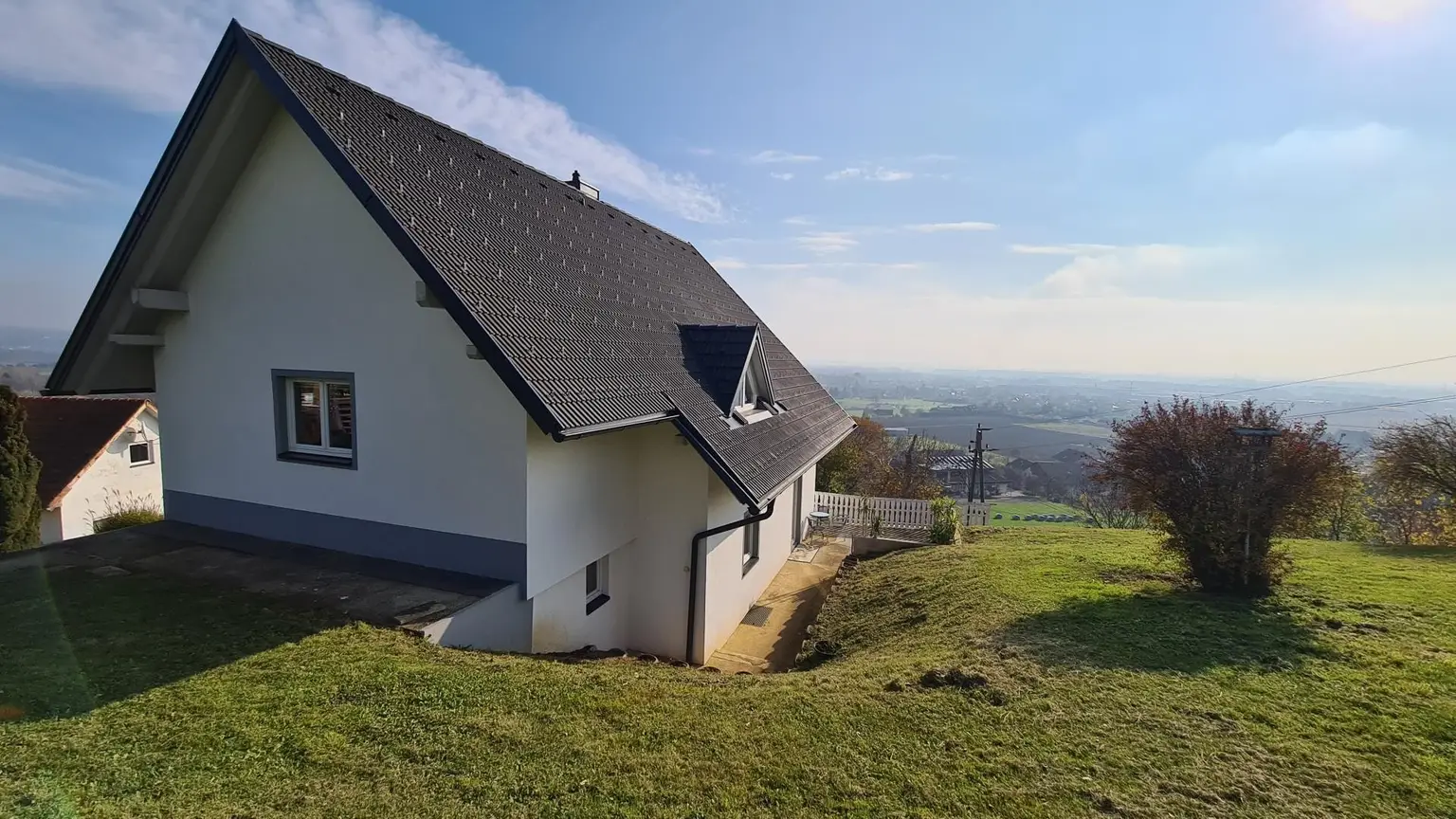 Herrliche Aussichtslage - viel Grund!