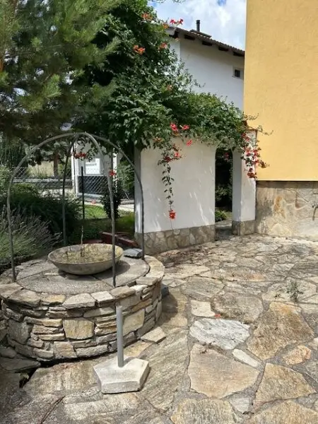 +++ TOP PREIS P.B. - KORNEUBURG, GROSSES 7 ZIMMER EIN -ZWEIFAMILIENHAUS, BENÖTIGT LIEBEVOLLE MODERNISIERUNG, toller Wintergarten und Terrasse Altbaumbestand GARTEN +++