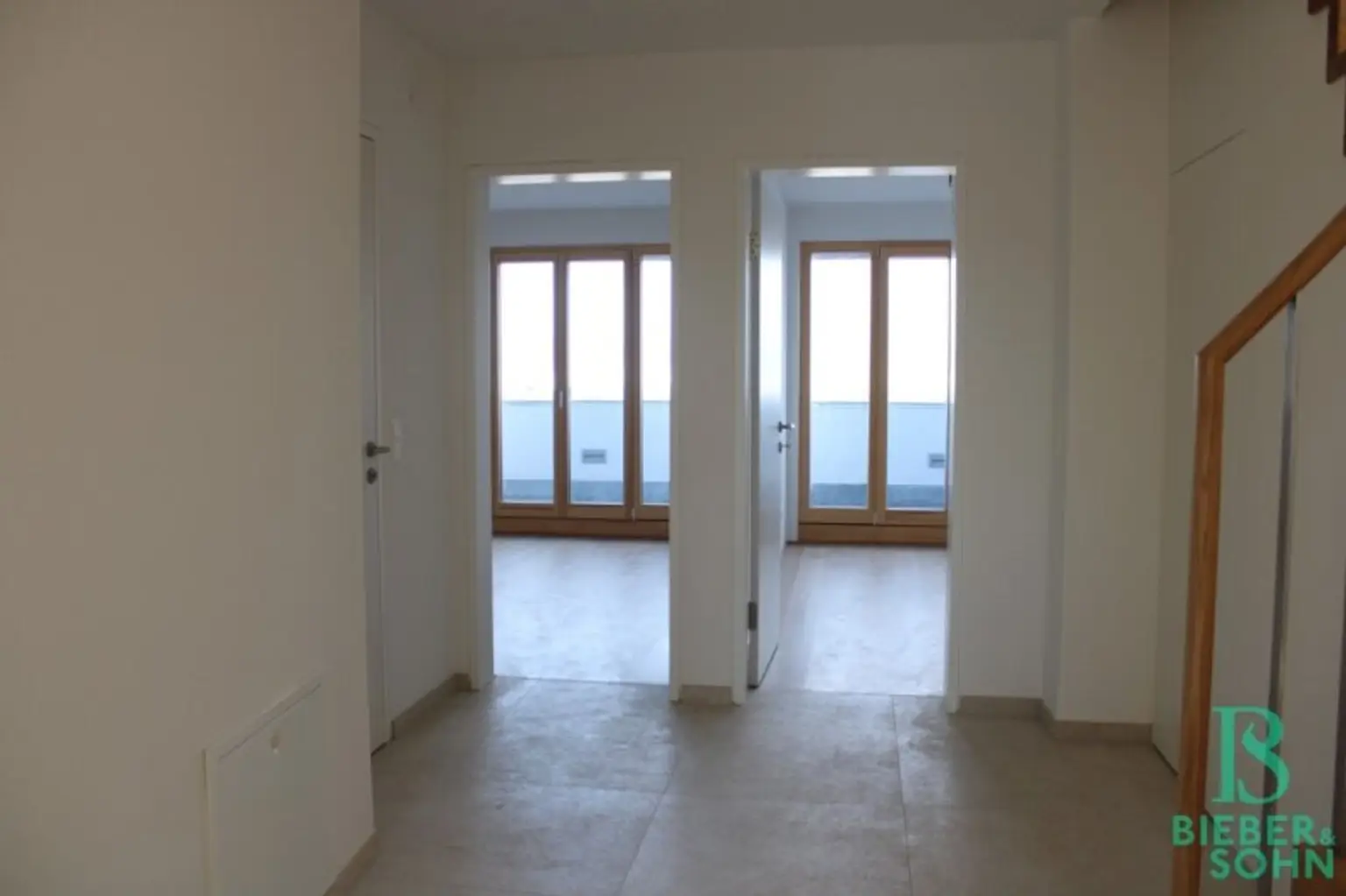 Eingangsbereich / Zimmer 1 und 2 / Bad / AR