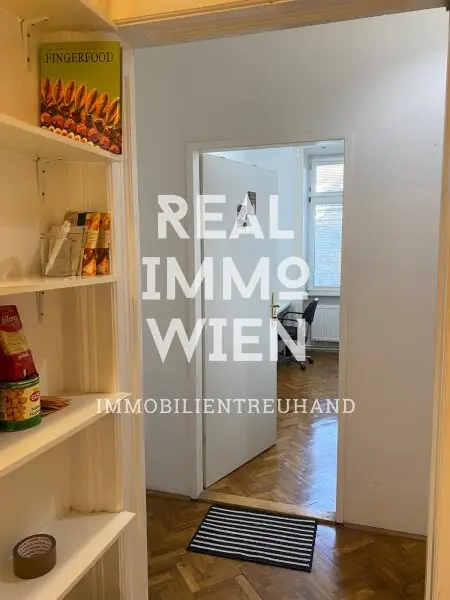 Hervorragende Anlage 5 Zimmer WG mit Stil im Gründerzeithaus