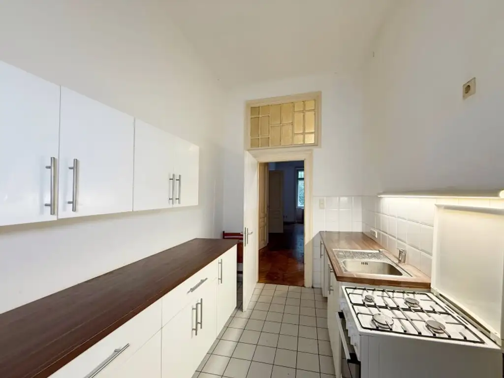 4-Zimmer-Wohnung in zentraler Lage Wiens – ideal geeignet als WG für 3 Studenten
