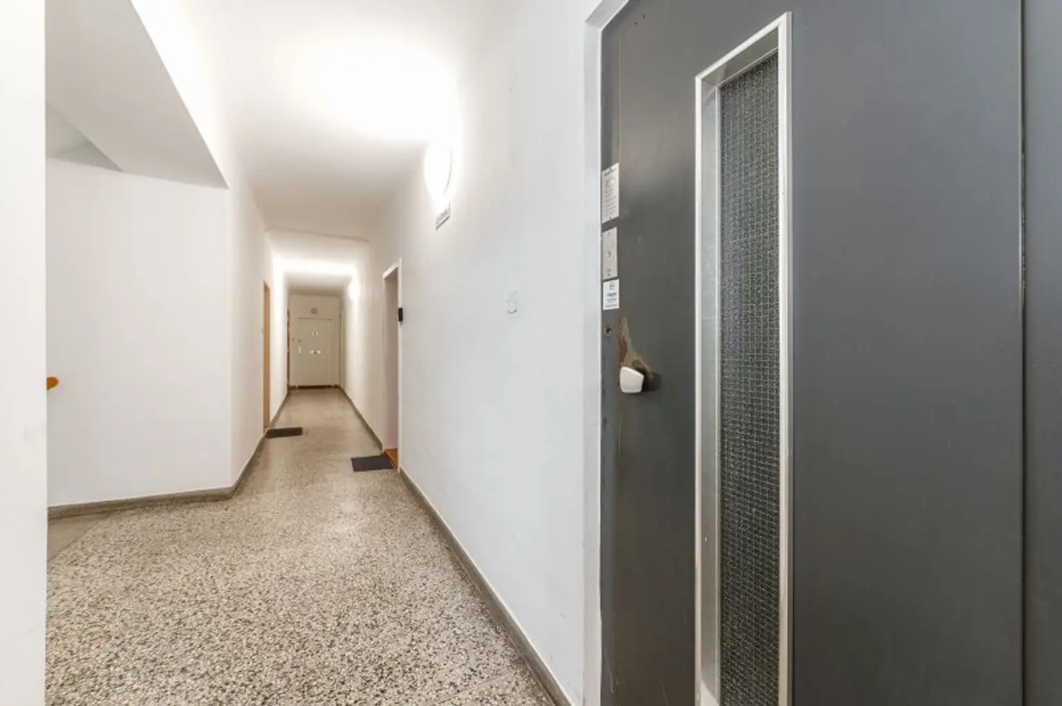 Nahe Schönbrunn! Hofseitige 2-Zimmer-Wohnung im 15. Bezirk zu vermieten!