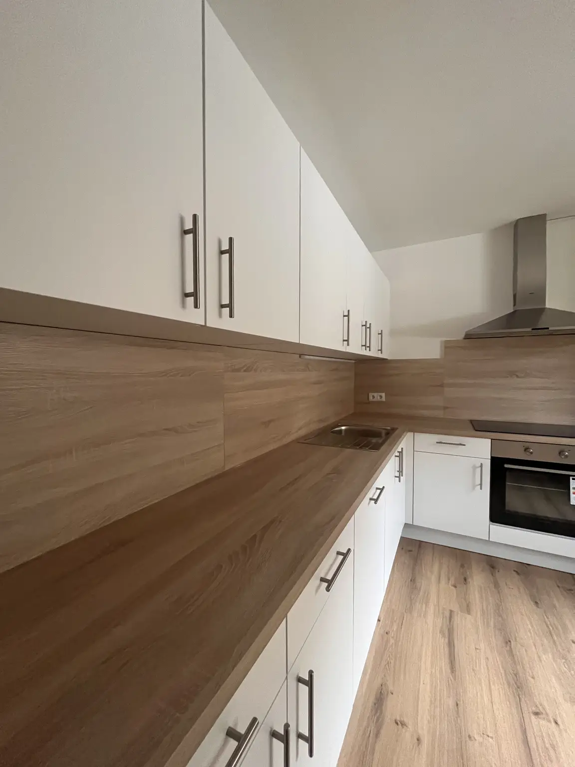 ###ERSTBEZUG###Exklusives Wohnerlebnis am Römerberg – Ruhe, Natur & Stadtnähe in Baden