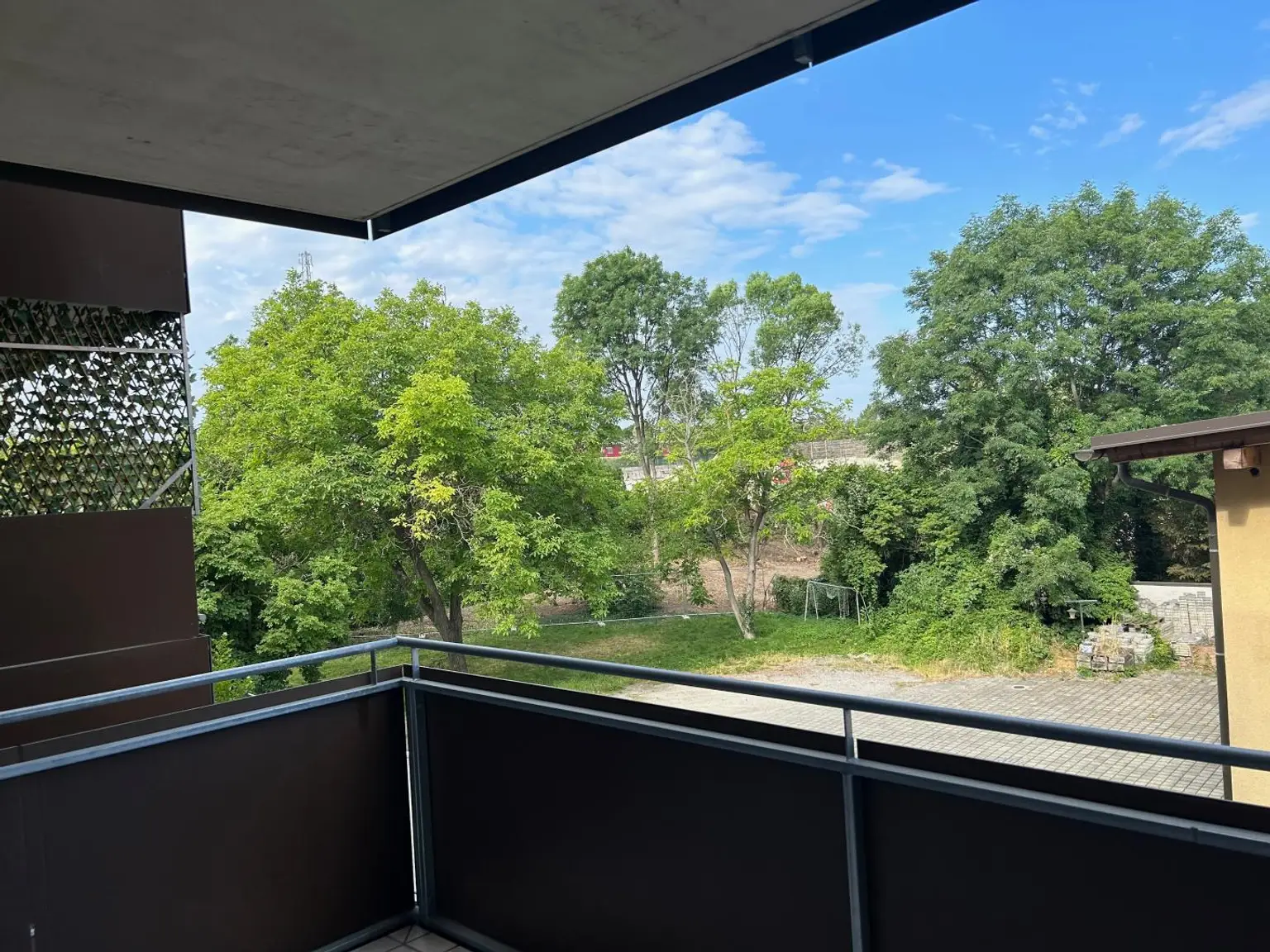 3-Zimmer Wohnung mit 2 KFZ- Stellplätzen