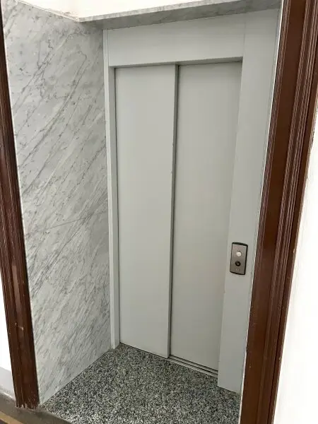 Hier bleiben keine Wünsche offen - Exklusive Maisonette mit 44m² Terrasse nahe Naschmarkt zu mieten!