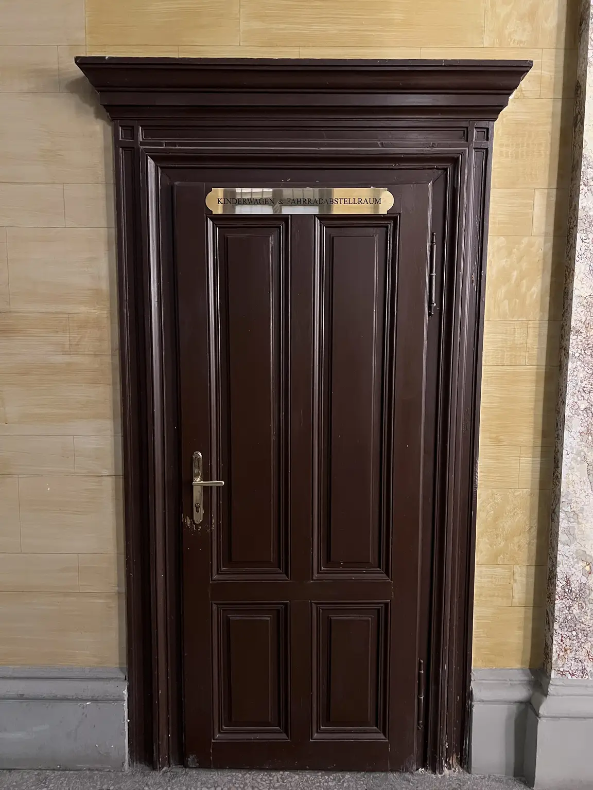 In Vorbereitung: UNBEFRISTET und ERSTBEZUG: Klimatisiertes Altbau-Wohnjuwel in perfekter Innenstadtlage