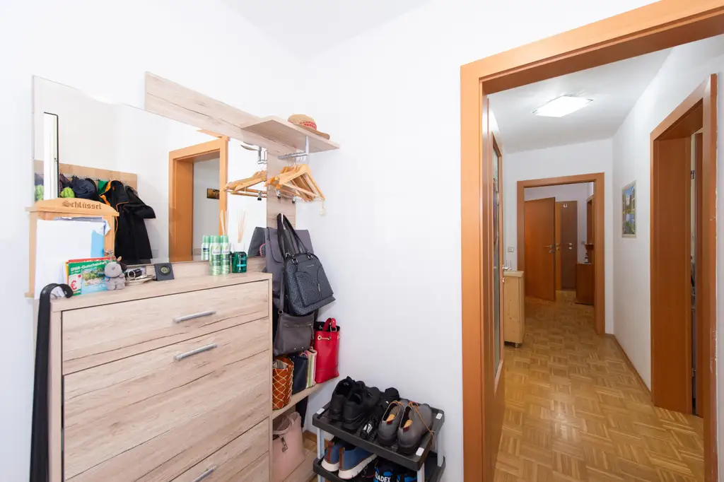 Eigentumswohnung mit vielen Vorzügen – Loggia-Balkon, moderner PV-Anlage & Smart-Home-System!
