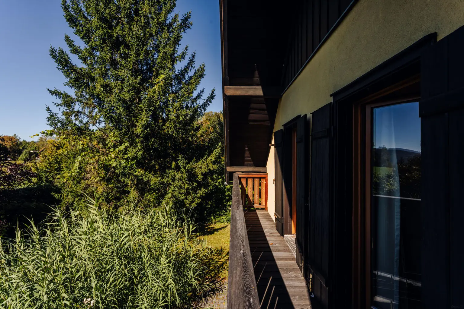 Großzügiges Einfamilienhaus mit Schwimmteich in Weinitzen - ländliche Geborgenheit trifft modernen Wohnkomfort