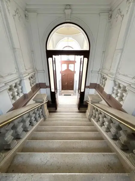 Hier bleiben keine Wünsche offen - Exklusive Maisonette mit 44m² Terrasse nahe Naschmarkt zu mieten!