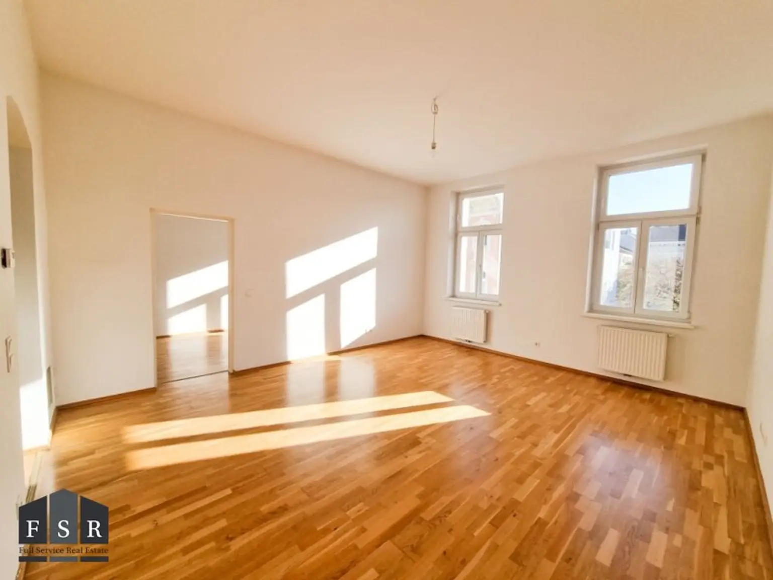 5-Zimmer-Altbauwohnung mit Balkon, lichtdurchflutet und ruhig in guter Lage des 5. Bezirks - zukünftige U-Bahnnähe
