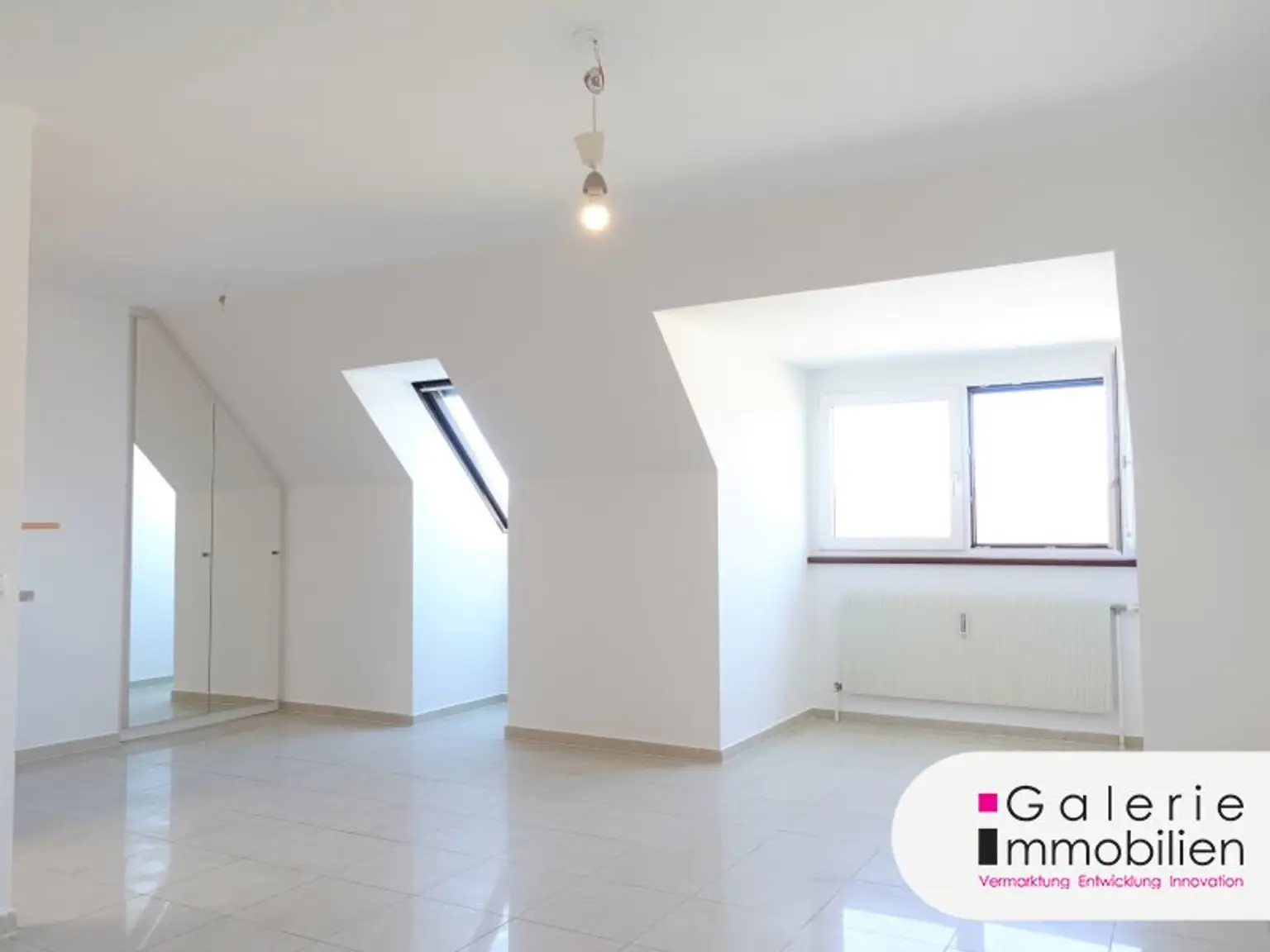 VIDEO: Sehr schöne 4-Zimmer-Maisonette, 3er-WG-geeignet, mit Fernblick und Garage!