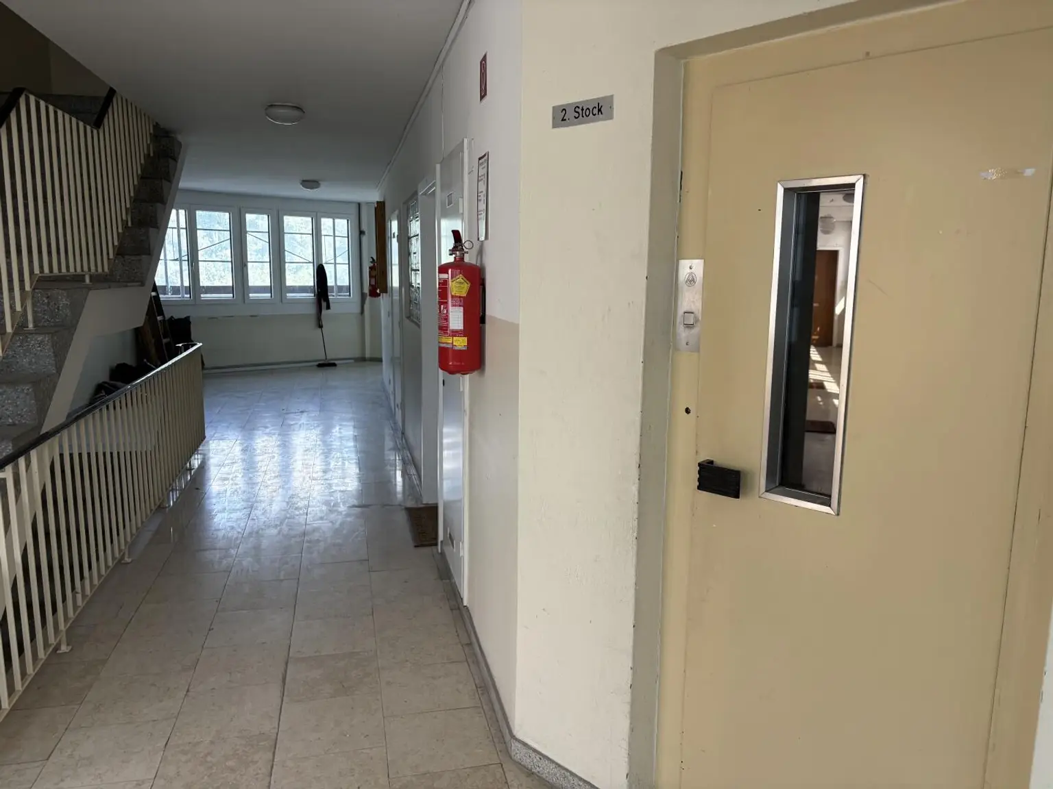 WG-geeignet, Top Lage: 3-Zimmer-Maisonette mit SW-Balkon - im 2.OG mit Lift