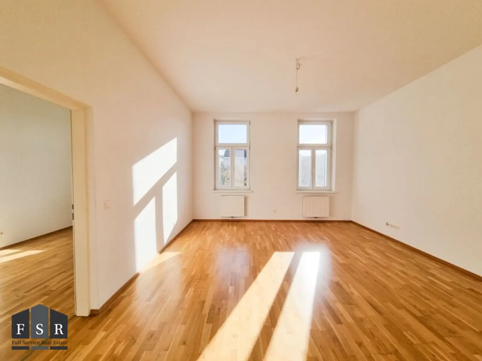 5-Zimmer-Altbauwohnung mit Balkon, lichtdurchflutet und ruhig in guter Lage des 5. Bezirks - zukünftige U-Bahnnähe