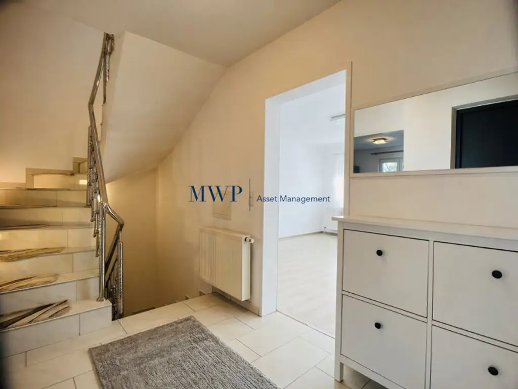 Freistehendes Einfamilienhaus mit 6-Zimmern plus Keller in Esslinger Ruhelage – diskret gelegen auf Eigengrund