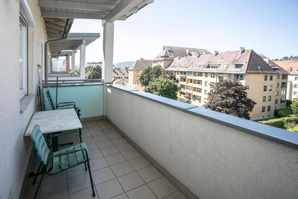 Helle 3-Zimmer-Wohnung mit Balkon in zentraler Lage