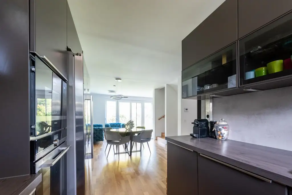 "Tolle Lage, Tolles Haus - LOBAU inkl. Autoabstellplatz"