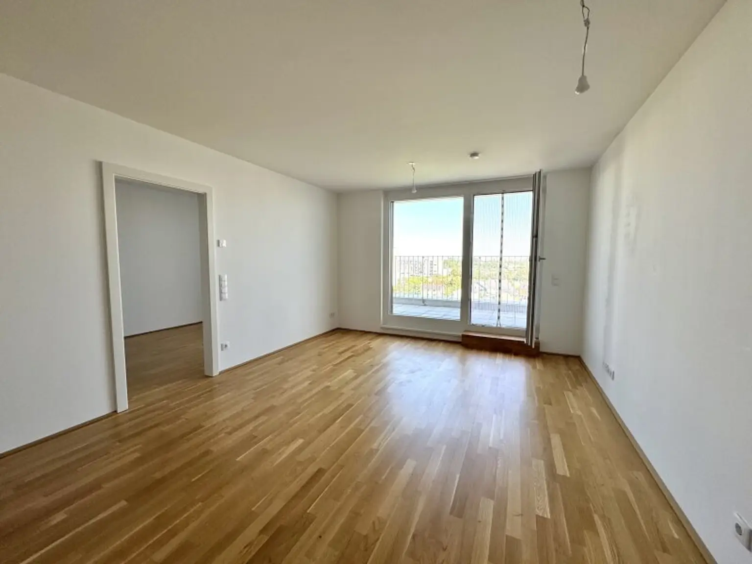 Terrassenwohnung im 7. Stock - Sonnig Wohnen - Nahe U1 Kagraner Platz