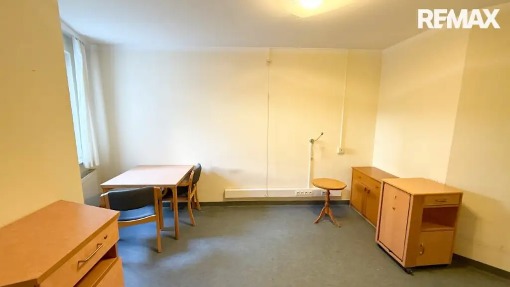 Ehemaliges Seniorenheim, gewerbliche Widmung, große Dachterrasse & 16 Garagen in Wiener Neustadt – Top Chance!