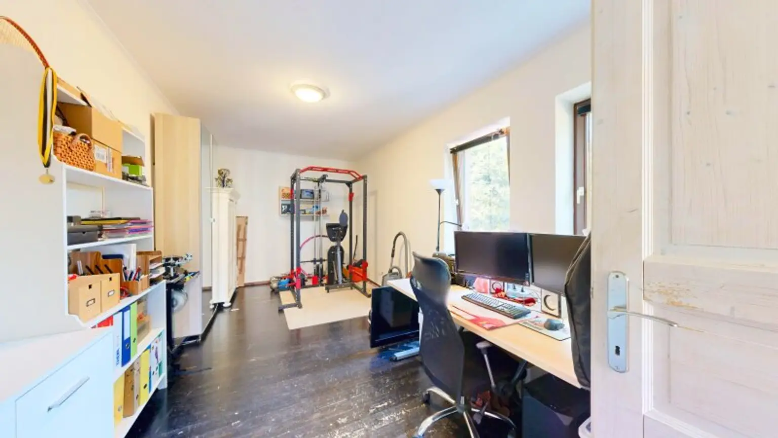 Entzückendes Einfamilienhaus mit großem Garten | 4 Zimmer | Terrasse und Balkon | Kamin