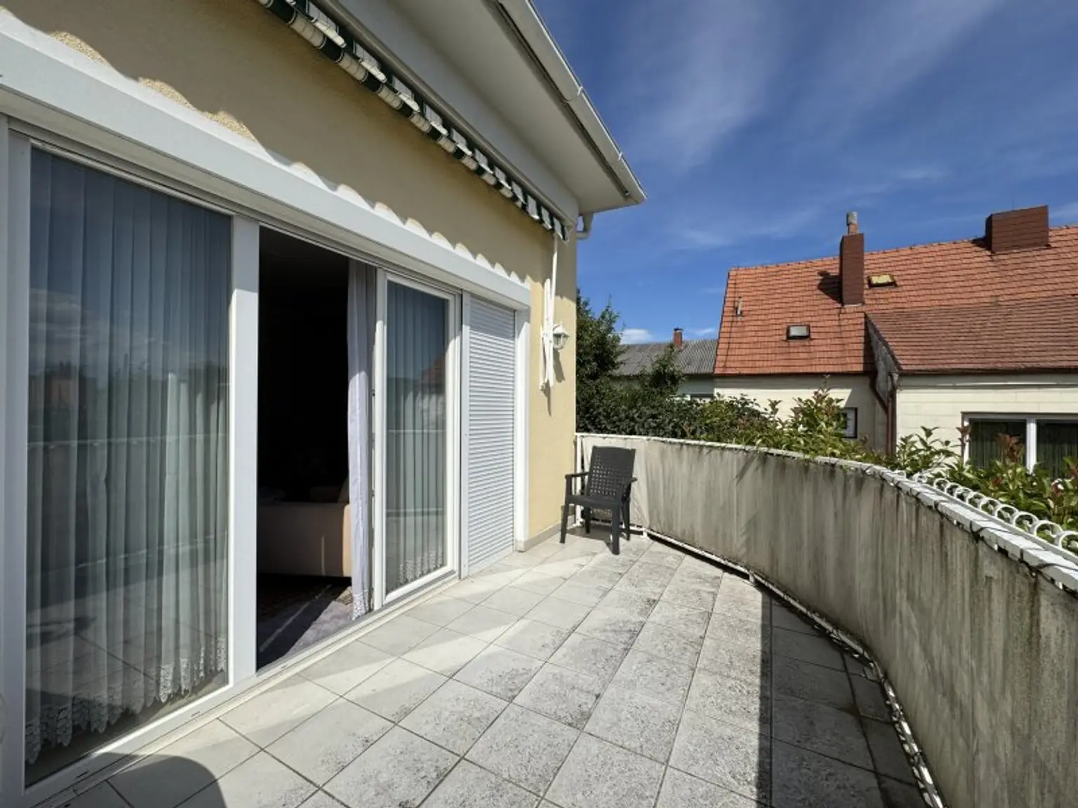 Kleines Einfamilienhaus mit Südterrasse und Garage