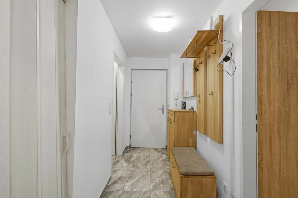 Neuwertige 4-Zimmer Wohnung mit Terrasse und Tiefgaragenplatz in Korneuburg!