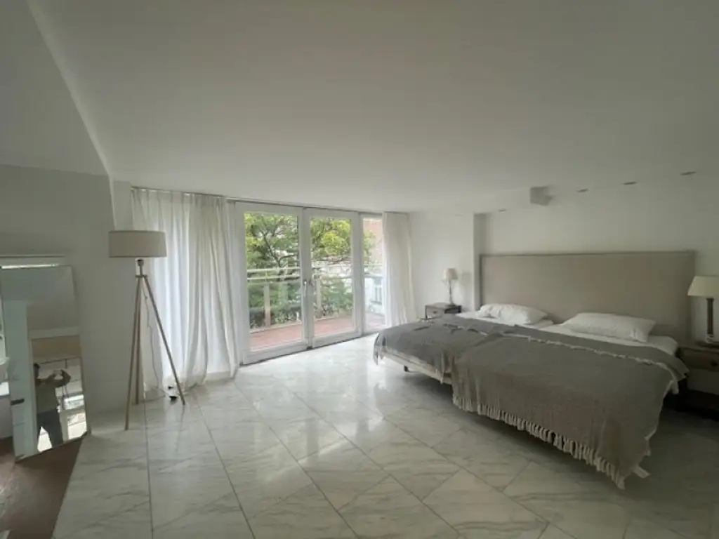 Möblierte Dachgeschoss Maisonette, 5 Zimmer, +3 (4) Schlafzimmer, 2 Bäder, Terrasse, offener Kamin - sehr attraktive Wohnung | furnished 4 BR apartment with 3 bathroom and terrace