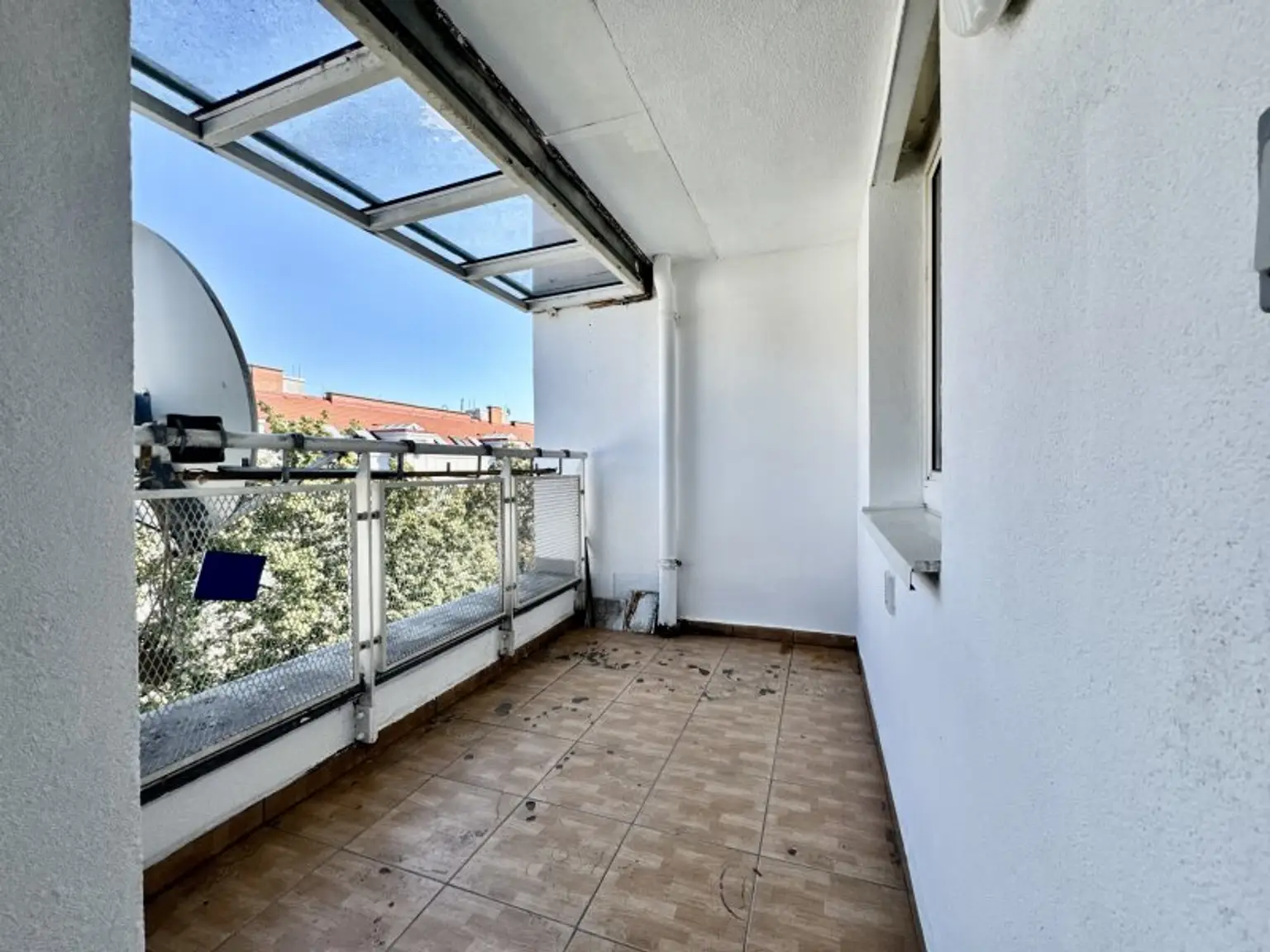 DACHGESCHOSSMAISONETTE MIT LOGGIA IN RUHELAGE