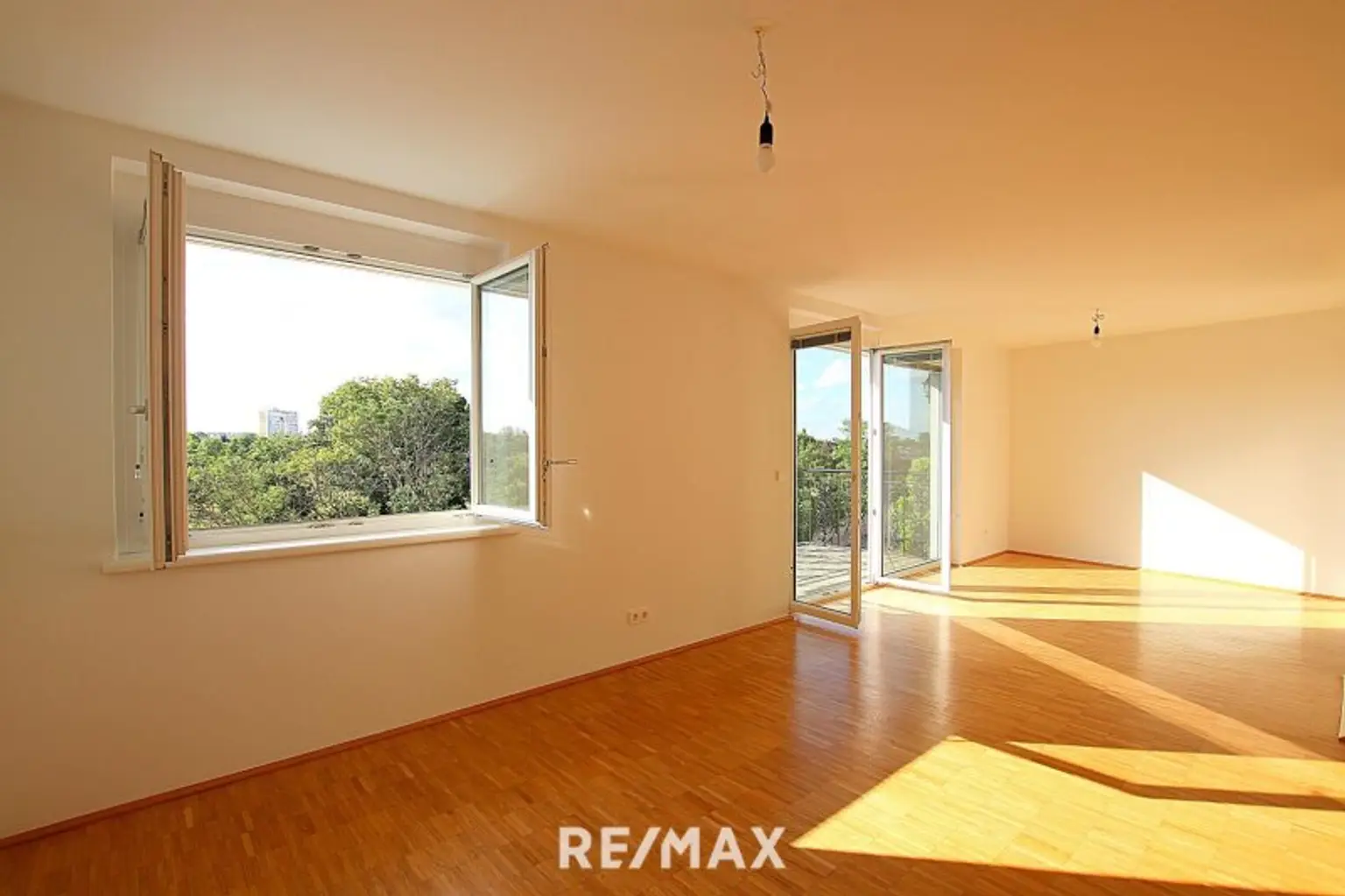 Panoramablick beim Park - großzügige 3-Zimmer Wohnung in Bestlage:  grün, ruhig, hell!