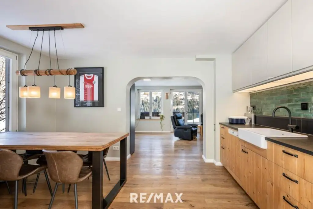 "Aussichtslage Bad Gastein" – Haus mit 4 Apartments und Eigentümerwohnung