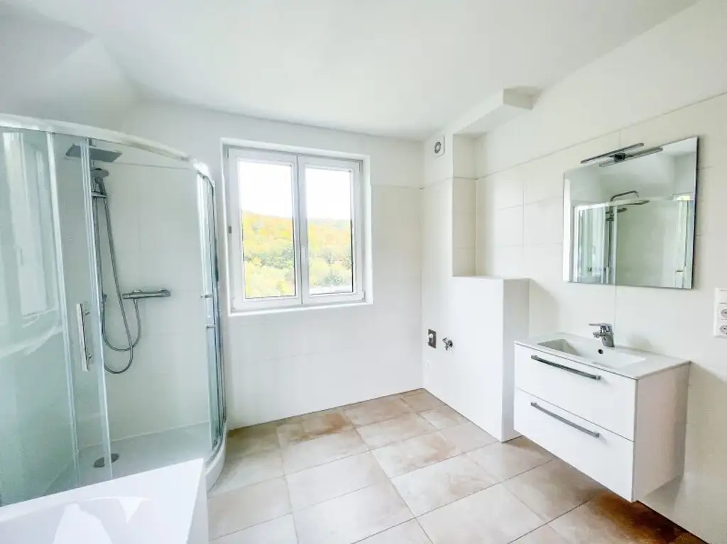 112 m2 Dachgeschosswohnung mit 11 m2 Balkon in Untermauerbach in absoluter Grünruhelage!