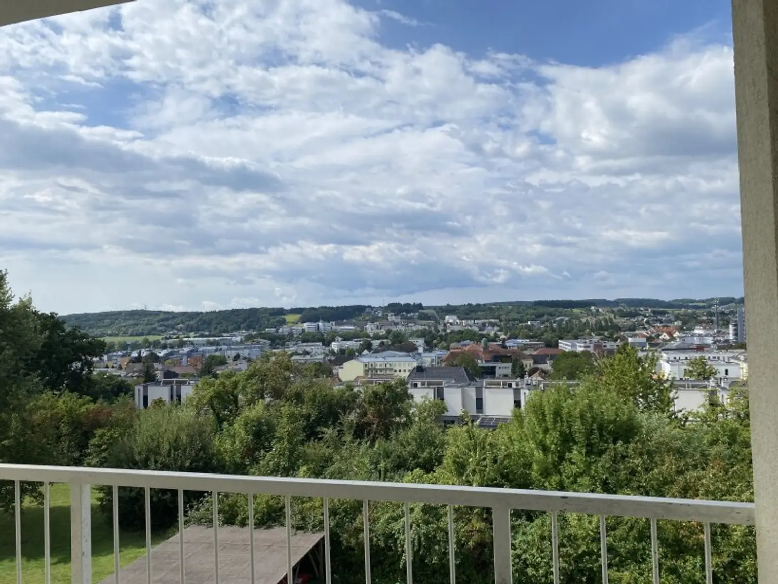 Schöne, große Wohnung in super Aussichtslage