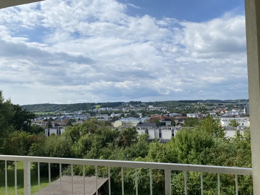 Schöne, große Wohnung in super Aussichtslage