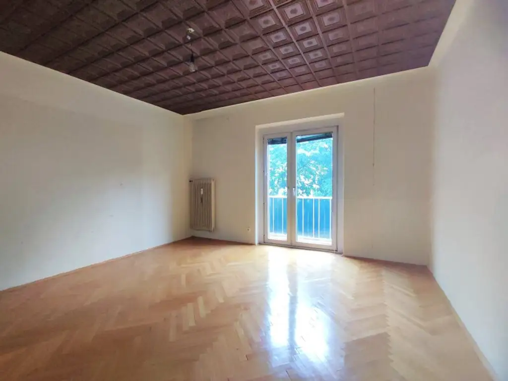 WILLKOMMEN IN UNTERSIEVERING! 3-Raum Wohnung mit Balkon und allerhand Potenzial!