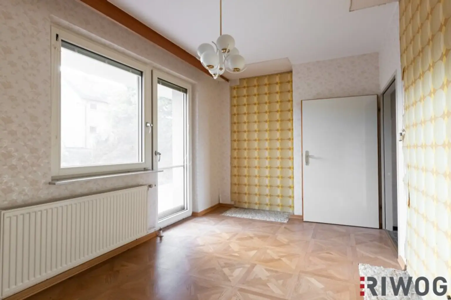 EIN- ODER ZWEIFAMILIENHAUS, gute Substanz, Modernisierungsbedarf