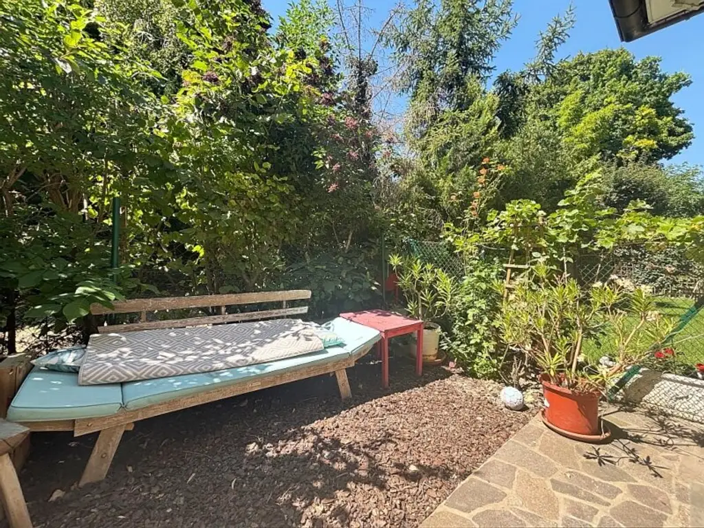 Sonnige großzügige Doppelhaushälfte - 5 Zimmer - toller Garten