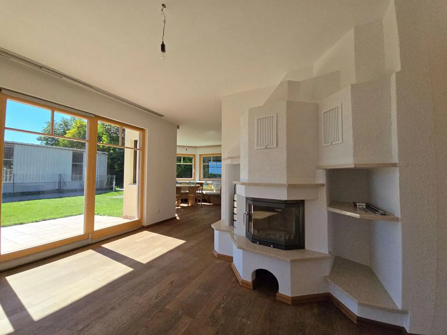 3701 Großwiesendorf/bei Großweikersdorf: Wunderschönes Einfamilienhaus mit Wohnkeller, Doppelgarage und Weinröhre