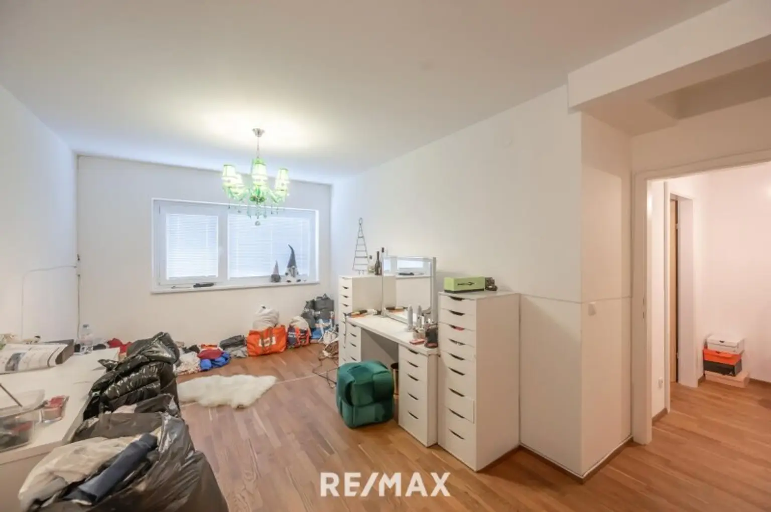 Traumhafte 6 - Zimmer - Wohnung / Büro mit grünem Innenhof in ruhiger sensationeller Lage in Hernals