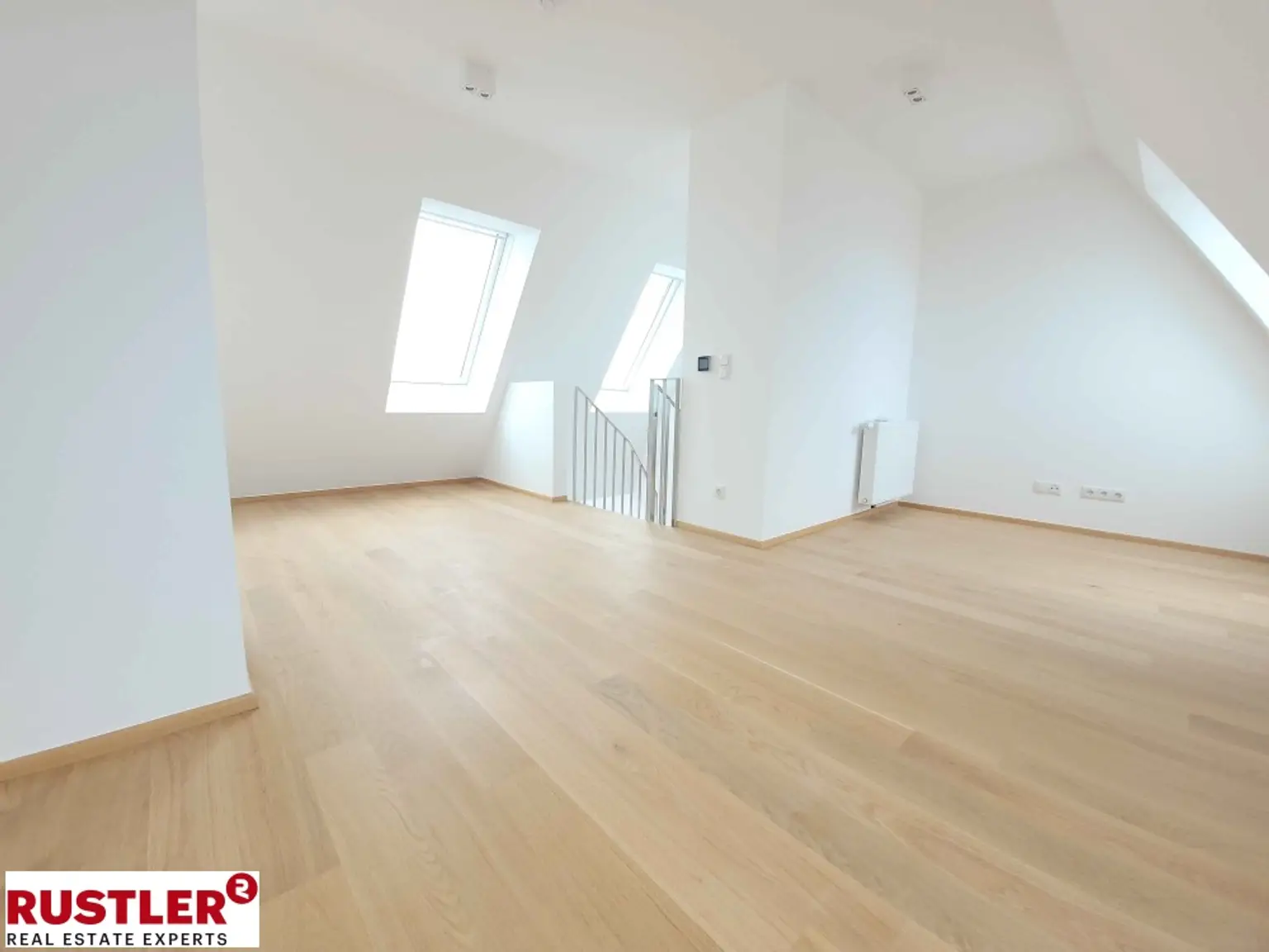 Luxuriöse Dachterrassenwohnung auf 3 Etagen direkt an der U3 - klimatisiert - mit Garage!