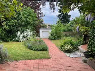 Garten mit Lastenaufzug