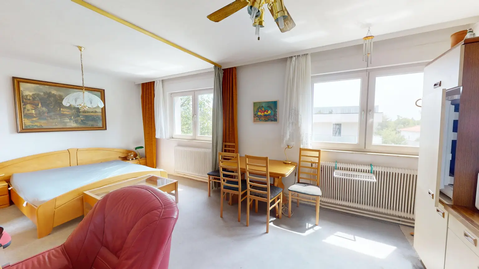 Großzügiges Zweifamilienhaus mit großem Garten und viel Potenzial