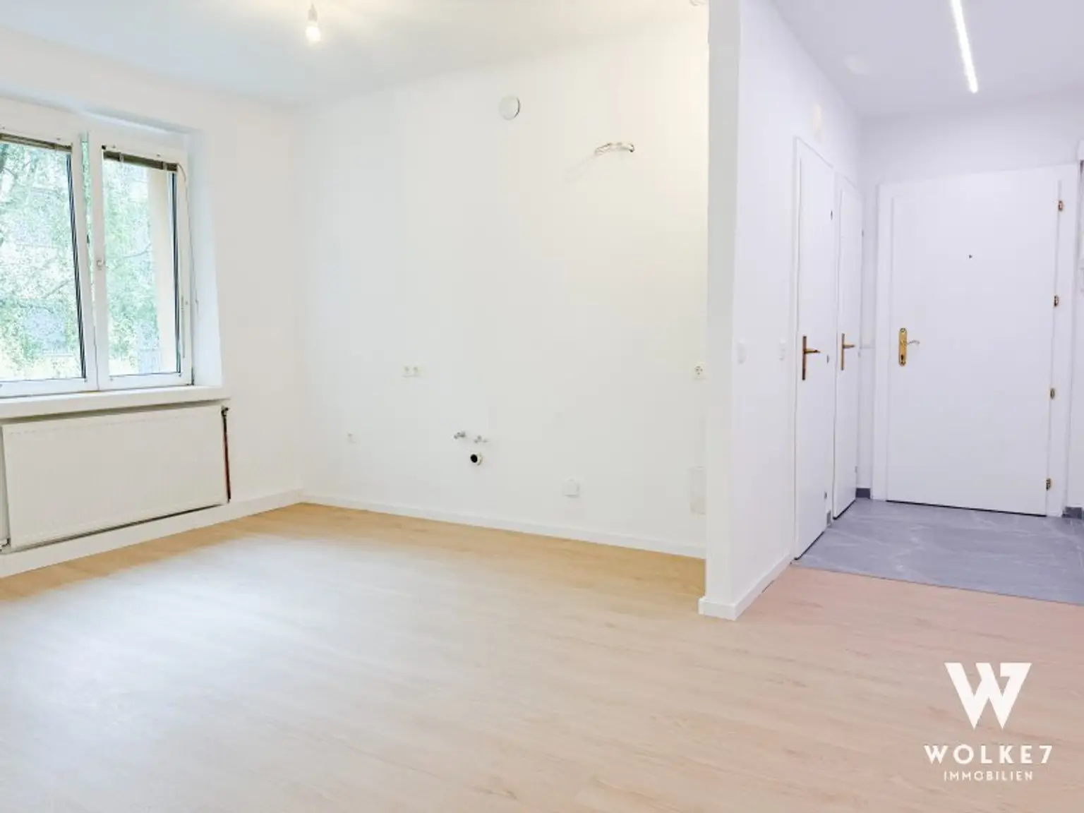 PROVISIONSFREI: Erstbezug nach Sanierung - 2 Zimmer mit offener Gestaltung  I Kernsanierung 2025 I Nähe Landesklinikum Mödling I